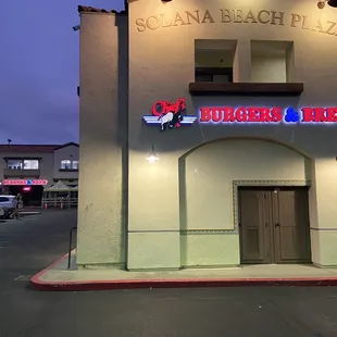 the outside of a restaurant