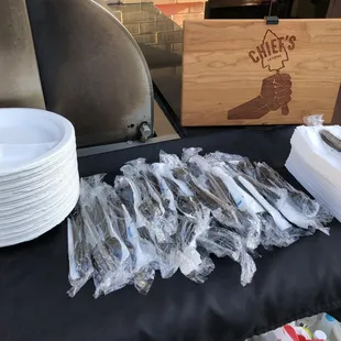 We can provide plates, utensils and napkins for an additional charge.