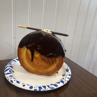 Chocolate Croissant Wheel