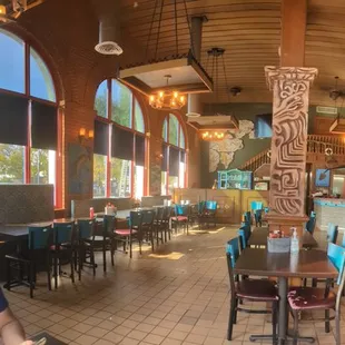 the entire joint from my seat next to the south wall by a window