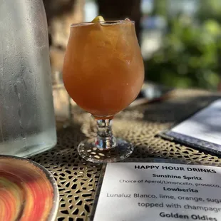 Happy hour &quot;Party All The Time&quot; (old granddad 86 + lemon radler + sweet tea)