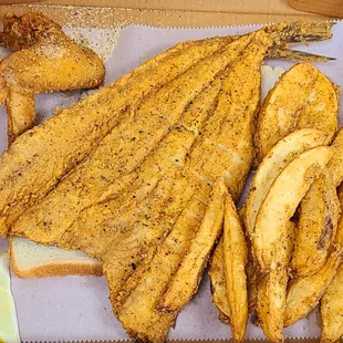 10.28.2022 Single Lake Trout w Western Fries and 1 wing.