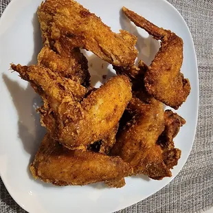 6 Whole Wing Combo, swapped fries for Coleslaw