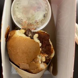 Mac Daddy sandwich, medium heat and coleslaw