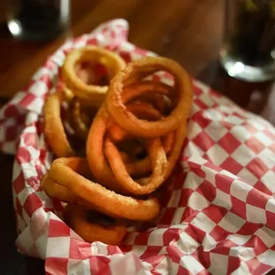 a basket of onion rings