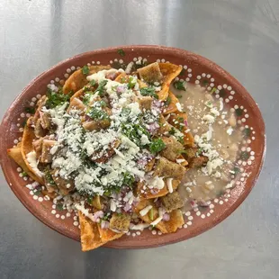 Chilaquiles rojos con Milanesa