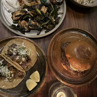 Smoked Brisket Tacos (2 per order)  Hamburguesa  Fajita de Pollo