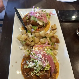 2 Tostadas De Chicharron