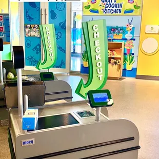 Publix sponsored shopping area.