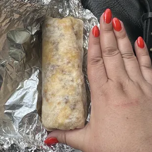 Huevos con Chorizzo y Papas Burrito
