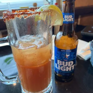 Michelada con Bud Lite