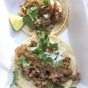 Asada and marinated chicken taco