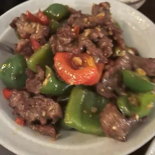 (L) Sauteed beef pickled chili