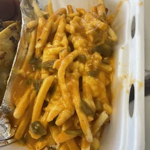 Chili cheese fries