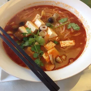 TOM YUM NOODLE SOUP--amazingggggg! Got tofu instead of shrimp