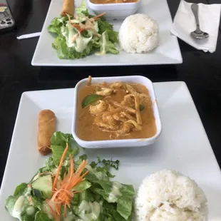 Red curry lunch special for only $10.99.. so worth it!
