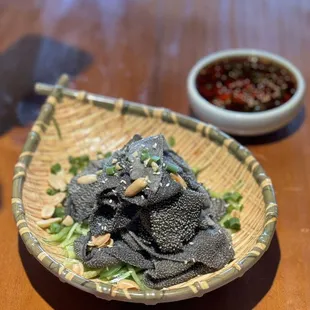 ramen and noodles, food