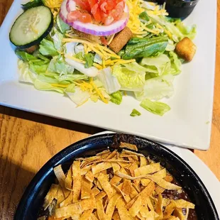 Side House Salad yum, chili -inedible salty gross