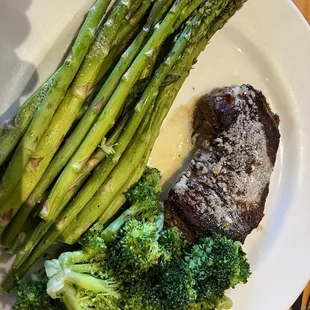 6oz sirloin with broccoli and asparagus. Part of the 3 for me deal