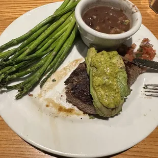 Guiltless grill Classic Sirloin with Avocado - 10oz...add black beans...skip the asparagus!