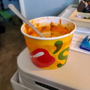 I WAS CHARGED FOR A "BOWL" OF CHILI THAT FIT INTO A TO GO CUP.CHILIS CHILI IS A RIPOFF.
