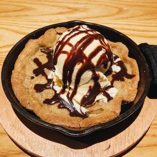 Skillet Chocolate Chip Cookie