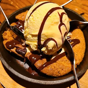 Reward redeemed for a free skillet chocolate chip cookie dessert ($8.69 reg price)