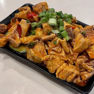 Chicken With Savory And Spicy Sauce (Spicy)