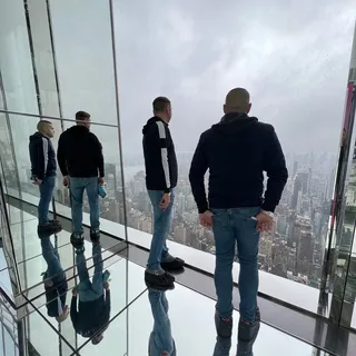 S R.
