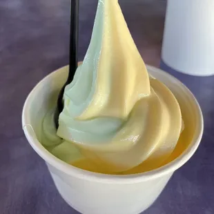 Dole Pineapple and key lime frozen yogurt in medium cup