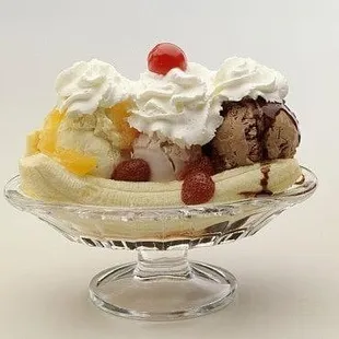 Traditional Banana Split