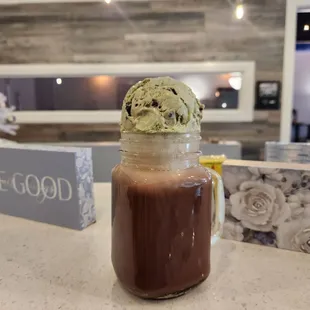 dessert, drink