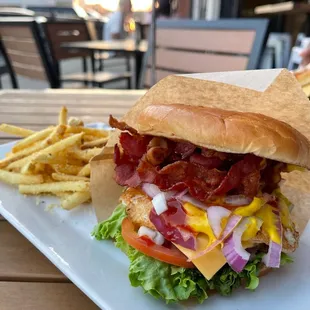 4 Oz Steakburger with bacon &amp; Garlic Parmesan Fries