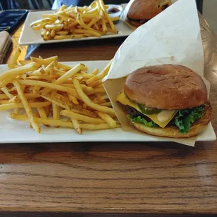 4oz Steak Burger fries