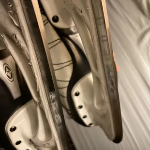 Skates