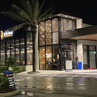 the outside of the restaurant