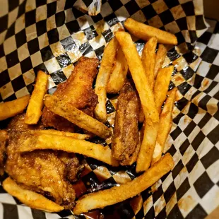 Soy garlic wings and fries