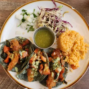 Pescado con tempura tacos