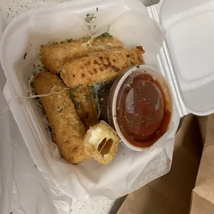 Mozzarella Sticks (5)