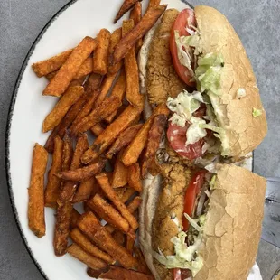 Catfish poboy
