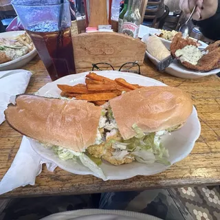 CATFISH POBOY