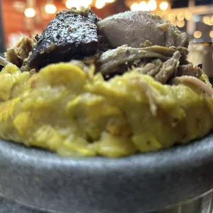 Mofonfo relleno de pernil