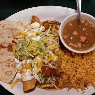 Three Amigos combination Platter w/ borracho beans