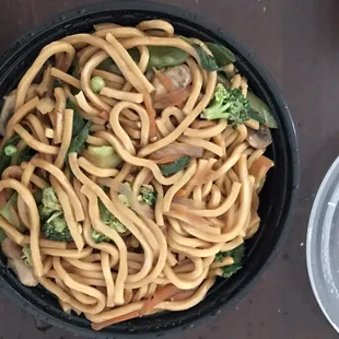 Vegetable lo mein