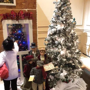 Sorry we are closed for Family Vacation. Reopen on January 2th 2019 . Thank you for your business.