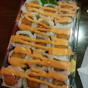 Spicy salmon and spicy tuna