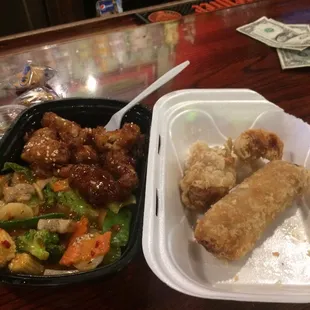 What you see is Dragon Phoenix and Vietnamese egg rolls. There was no spice.