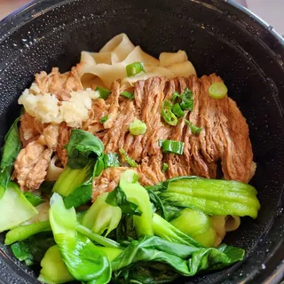 12-Hours Stewed Pork Hand-Ripped Noodles