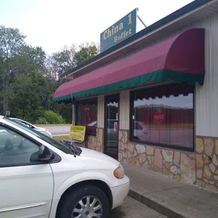 the outside of the restaurant