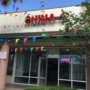 the front of a chinese restaurant